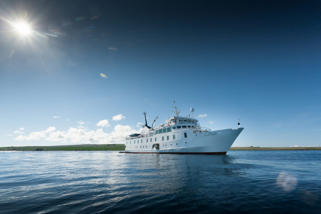 Yacht-La-Pinta-1