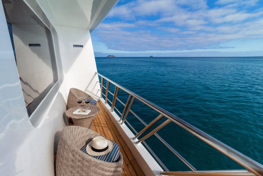 Galapagos-Horizon-Trimaran-Private-Balcony-