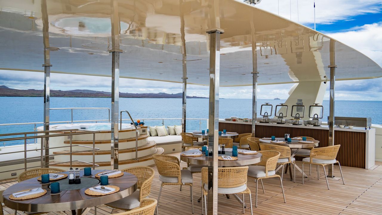 What's Included in This Premium Catamaran Adventure​