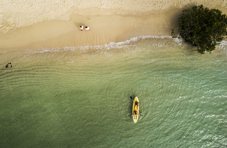 Finch-Bay-Hotel-Kayak-2